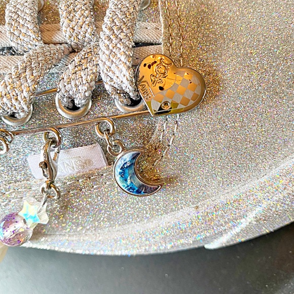 ♥️💖 RARE Vans Limited Ed Holo Beads Baubles Chains WORN ONCE Unisex Shoes - Picture 15 of 17